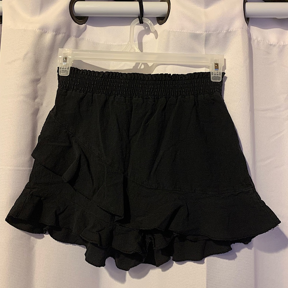 SHEIN Shirred Waist Ruffle Hem Culottes Shorts